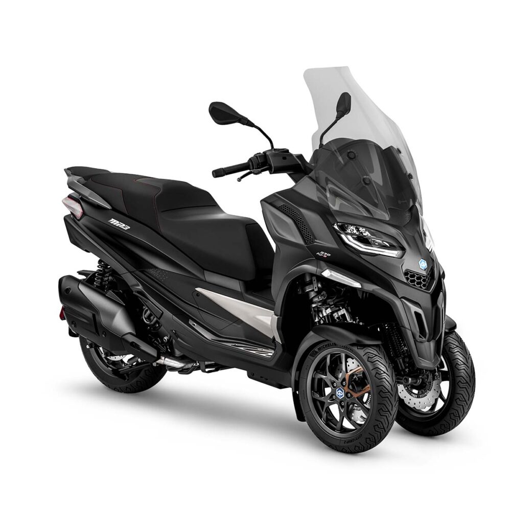 MP3 530 hpe Exclusive black piaggio motogroup.sk