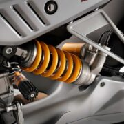 Moto Guzzi V100 Mandello S Verde motogroup.sk 6