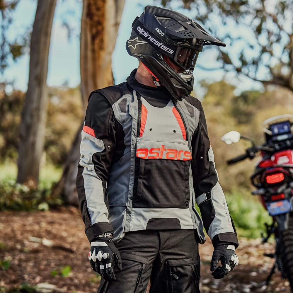 bunda-alpinestars-halo-drystar-svetlo-seda-tmavo-seda-cierna-cervena-fluo-3